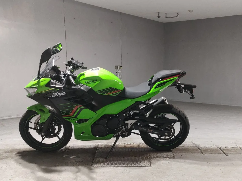 Kawasaki Z400 2024, black / green, фото 2
