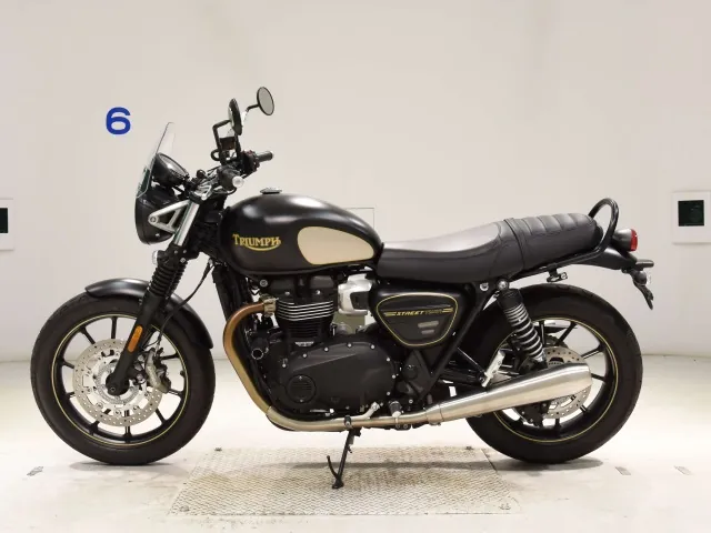 Triumph Street Twin 2021, чёрный, золотистый, фото 2