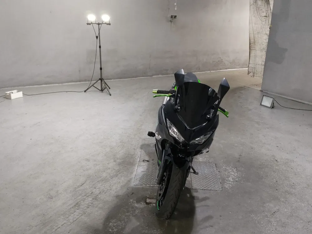 Kawasaki Ninja 400 2019, чёрный, зелёный, фото 3