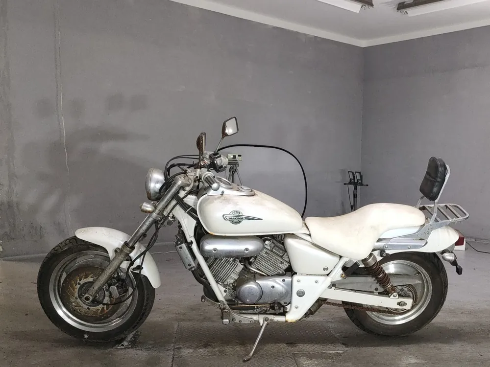 Honda V-Twin Magna 250, белый, фото 2