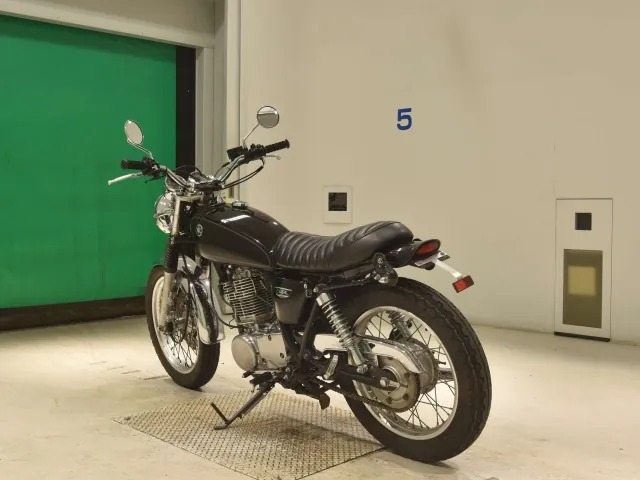 Yamaha SR400 2016, чёрный, фото 6