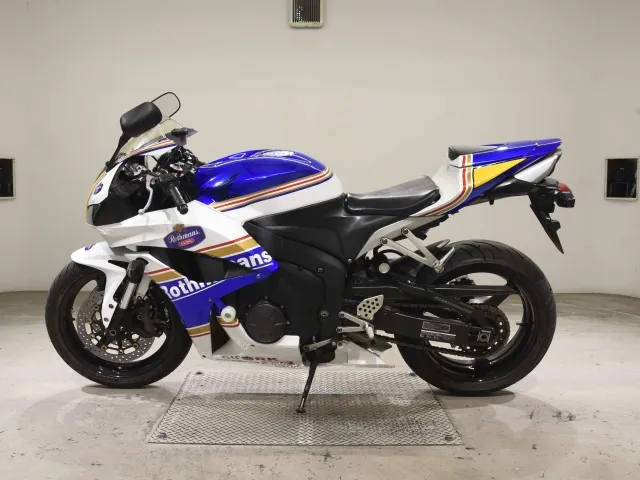 Honda CBR600RR 2007, белый, синий, фото 2