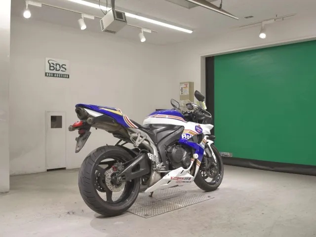 Honda CBR600RR 2007, белый, синий, фото 5