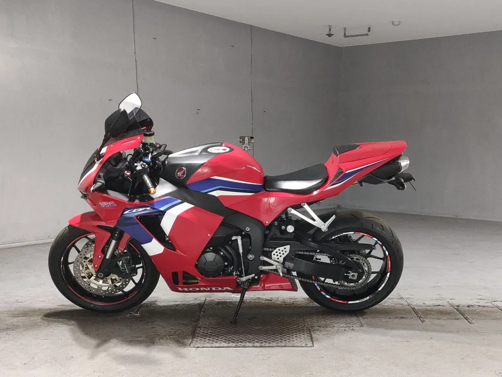Honda CBR600RR PC40 2022, красный, фото 2