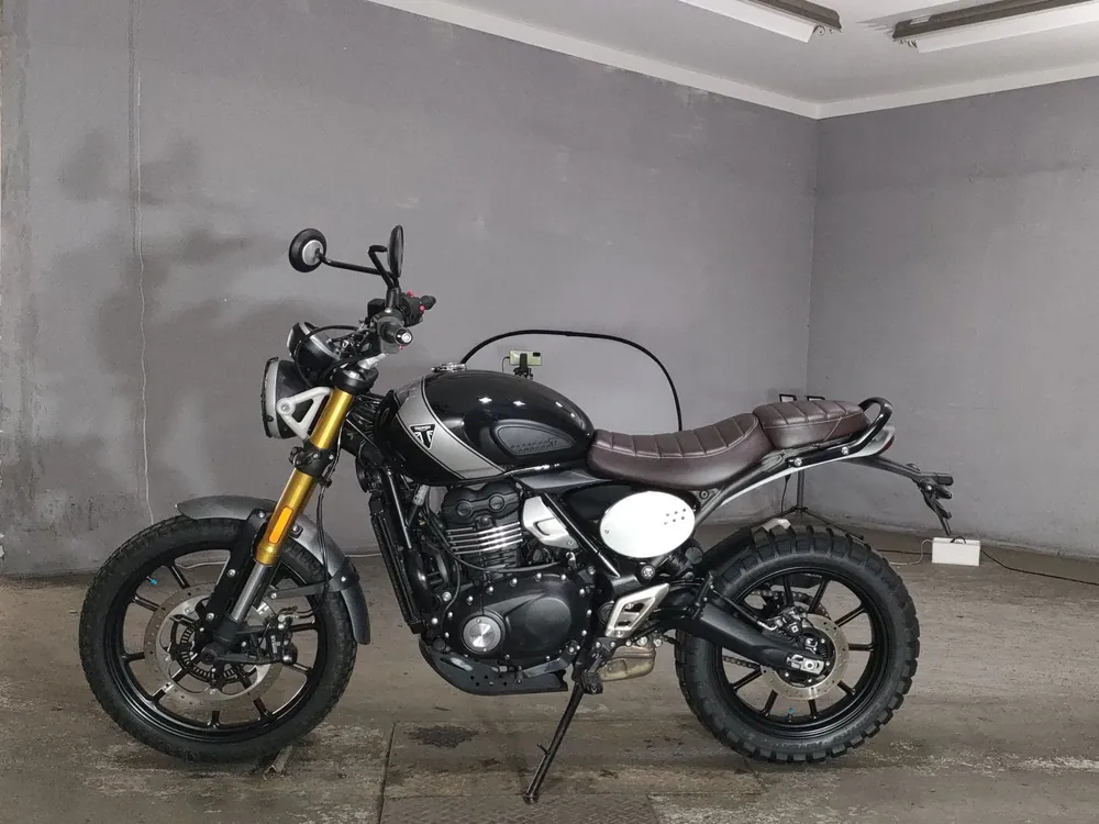 Triumph Scrambler 400 X 2025, black/silver, фото 2