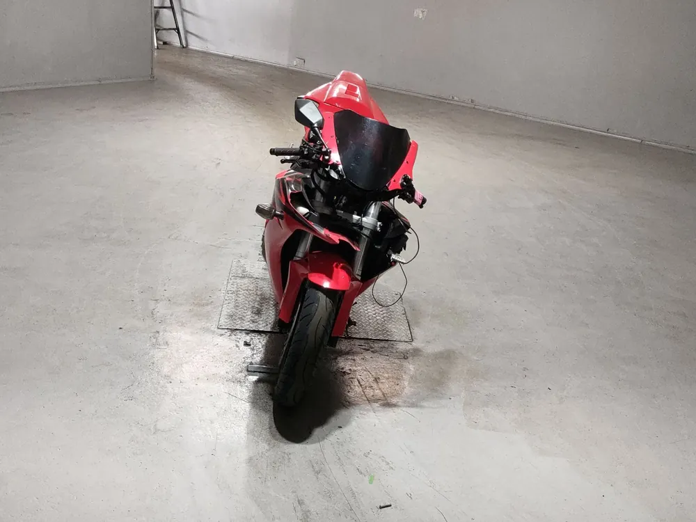 Honda CBR1000RR 2006, красный, фото 3