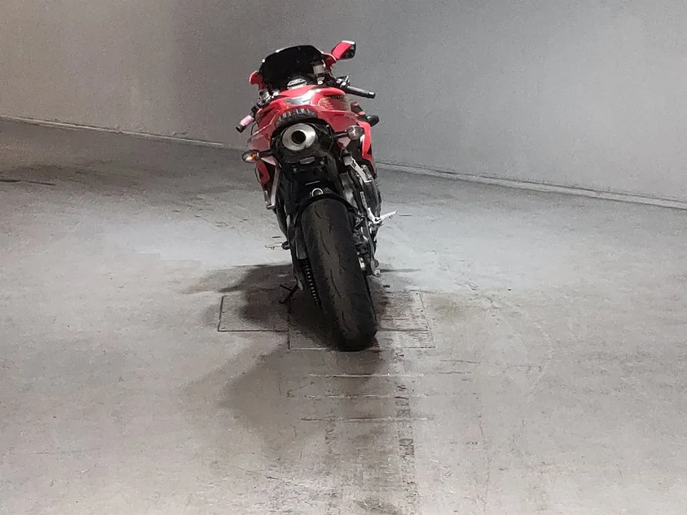 Honda CBR1000RR 2006, красный, фото 4