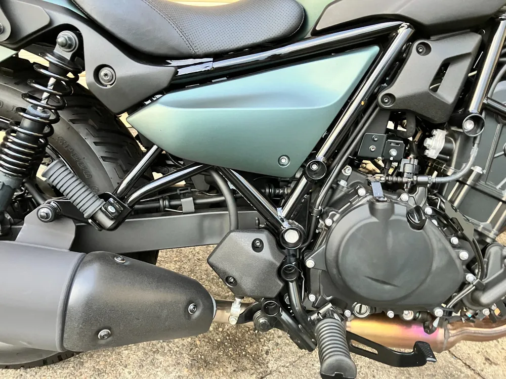 Kawasaki Eliminator 400SE 2024, black/green, фото 13