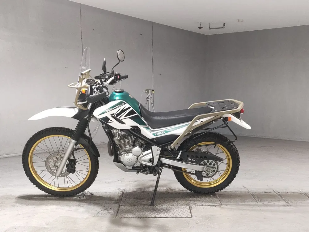 Yamaha Serow 250, белый, зелёный, фото 2