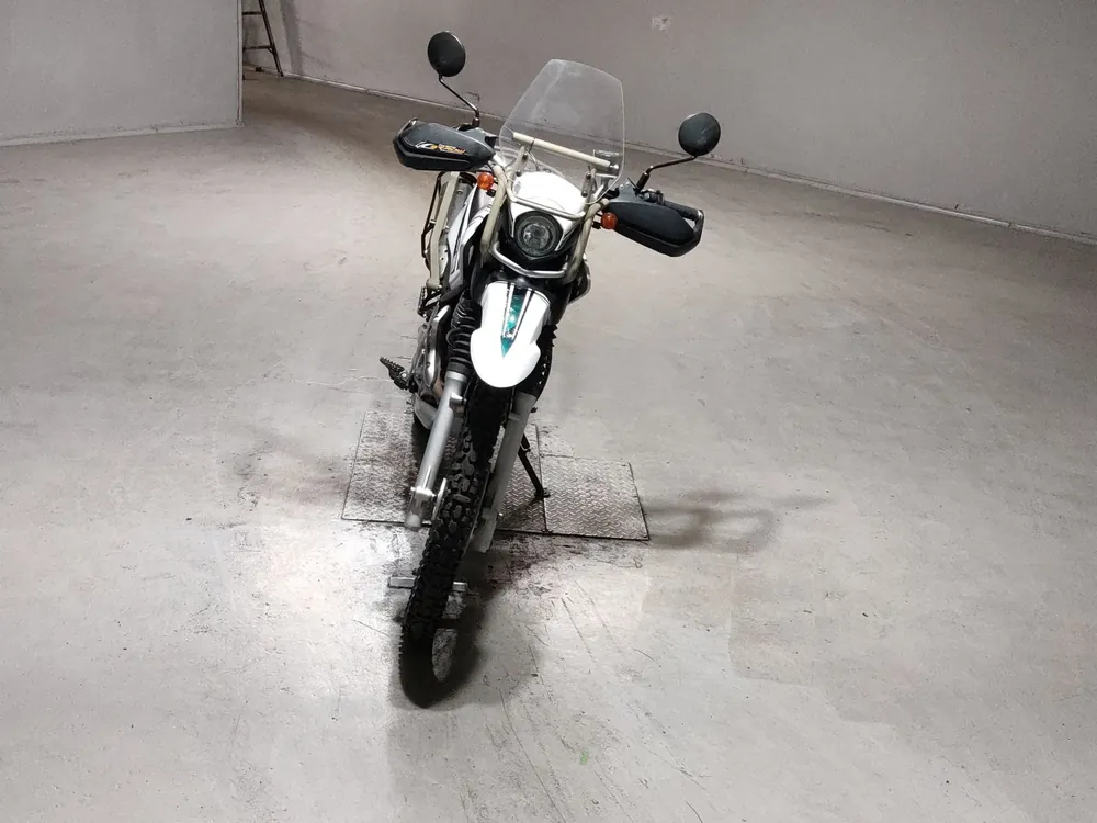 Yamaha Serow 250, белый, зелёный, фото 3