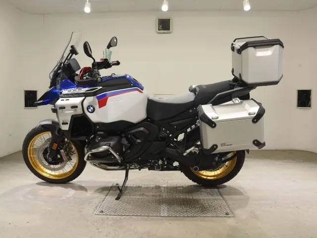 BMW R1300Gs Adv Asa 2026, white | red | blue, фото 2