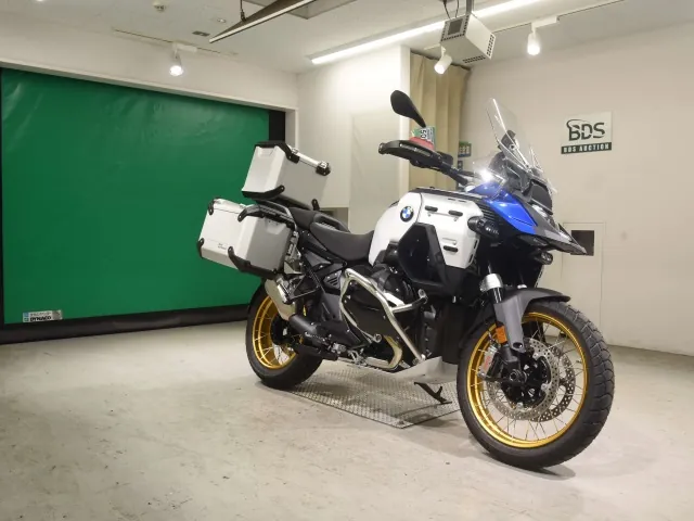 BMW R1300Gs Adv Asa 2026, white | red | blue, фото 3