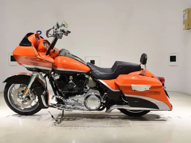 Harley-Davidson FLTR1580CVO 2009, чёрный, оранжевый, фото 2