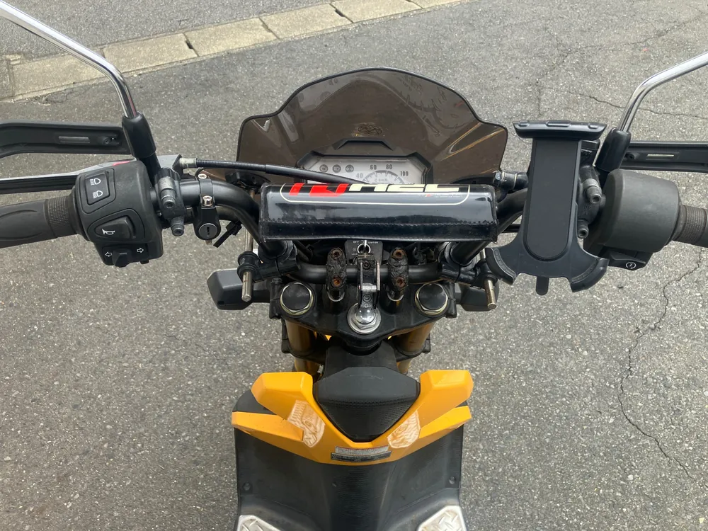 BMW M1000R, жёлтый, фото 4
