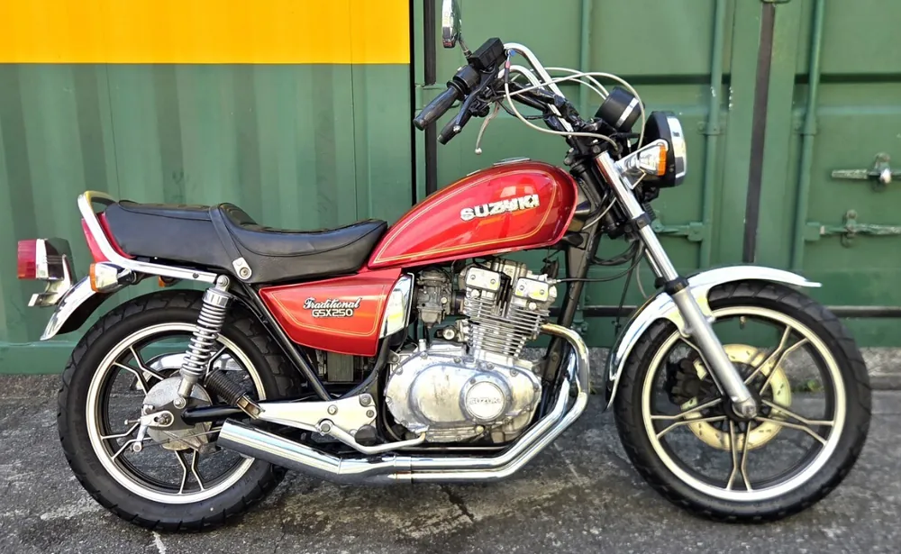 Suzuki GSX250T 1984, фото 3
