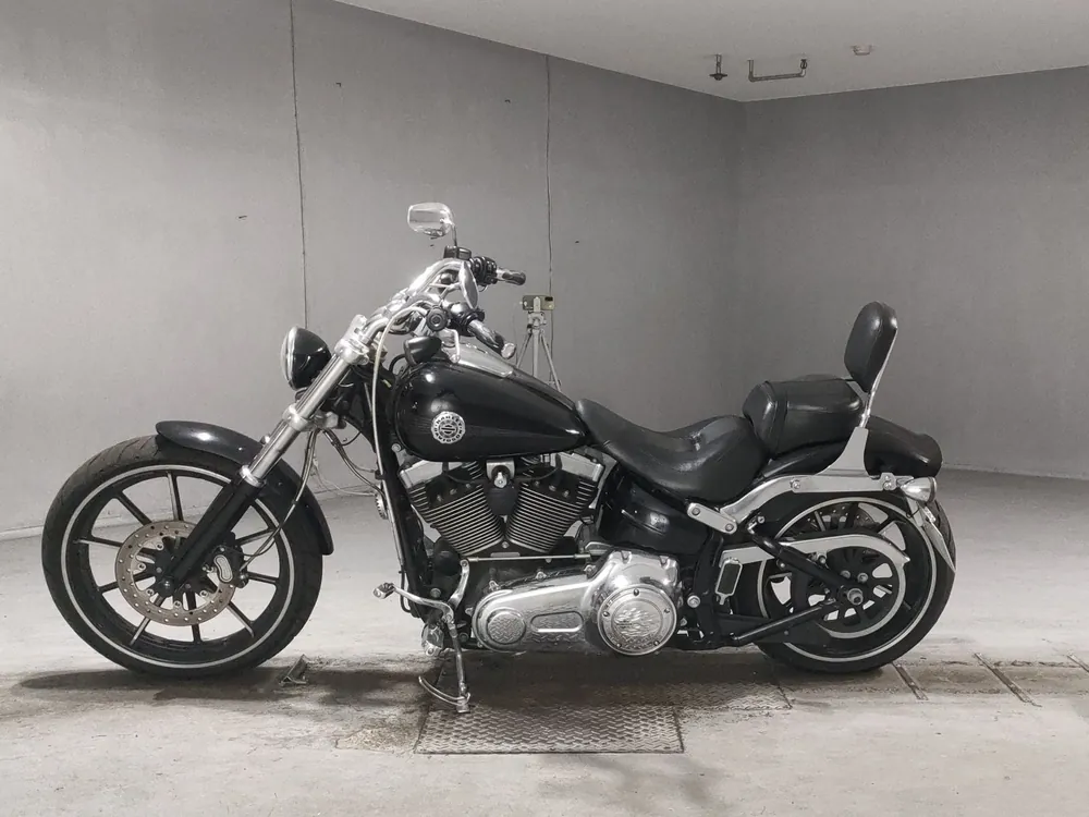 Harley-Davidson FXSB Breakout 2014, чёрный, фото 2