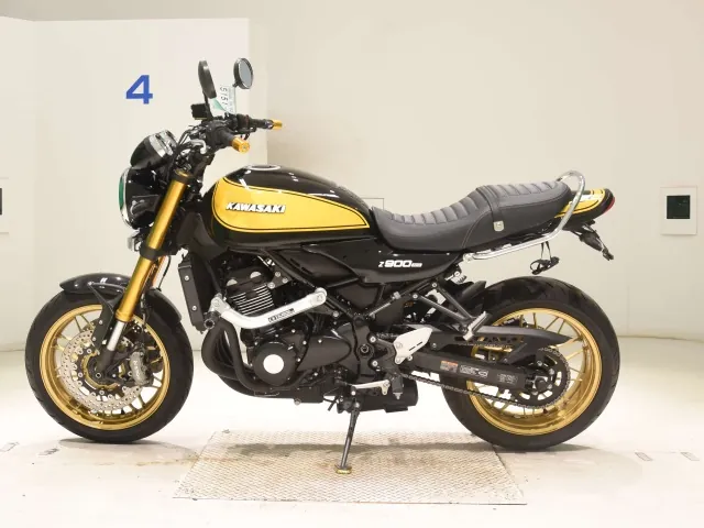 Kawasaki Z900RS 2023, black | yellow, фото 2