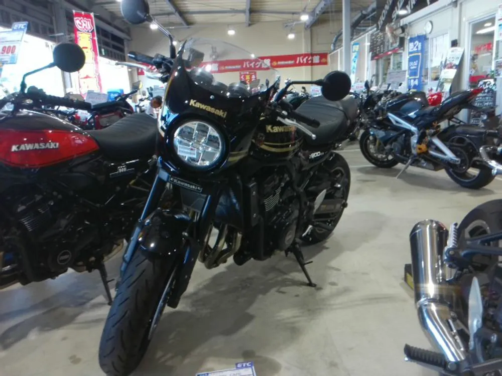 Kawasaki Z900RS 2024, чёрный, фото 5