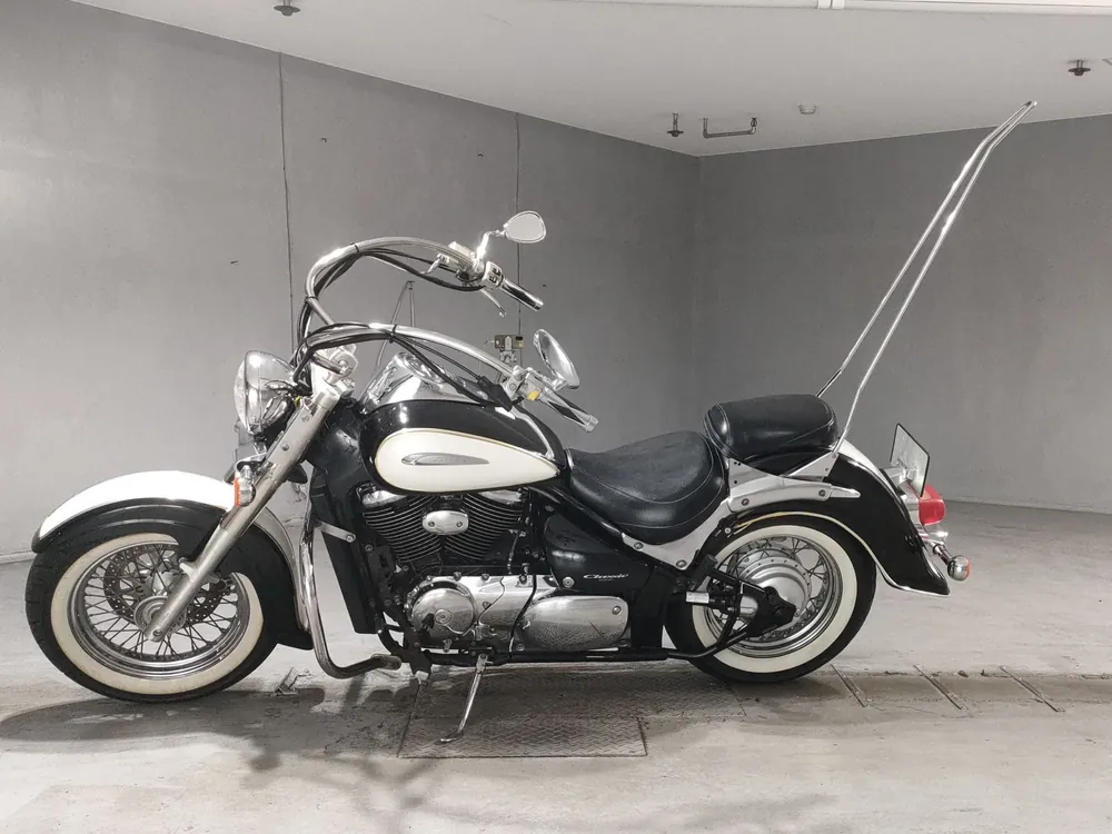 Suzuki Intruder 400 Classic 2001, белый, чёрный, фото 2