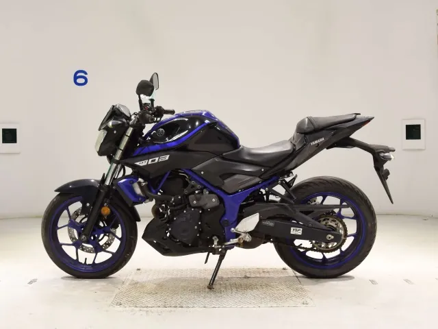 Yamaha MT-03 2018, black | blue, фото 2