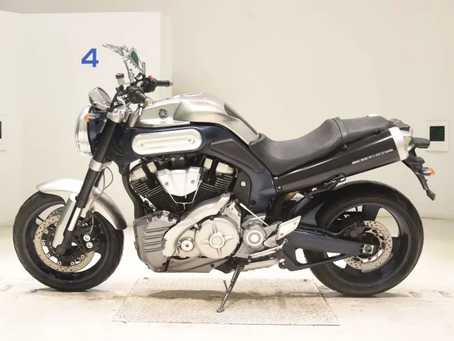 Yamaha MT-01 2005, серебристый, фото 2