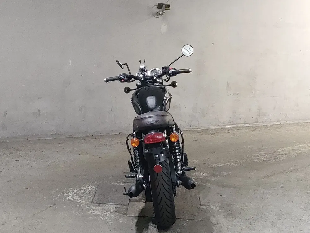 Triumph T120 Bonneville 2023, чёрный, фото 4