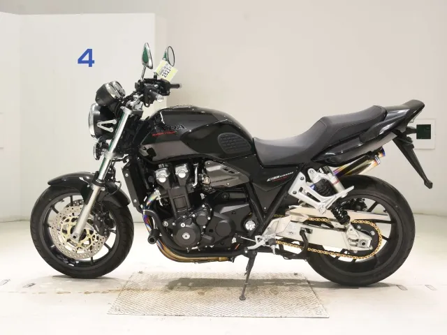 Honda CB1300 2025, чёрный, фото 2