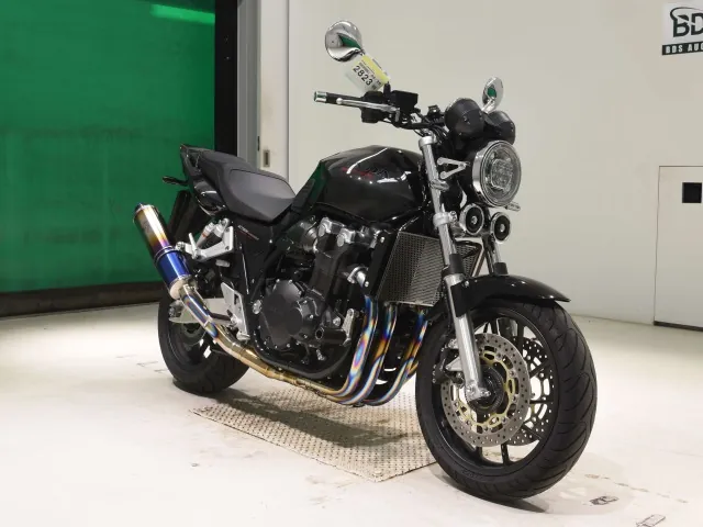 Honda CB1300 2025, чёрный, фото 3