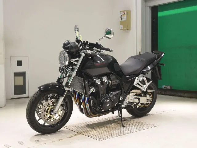 Honda CB1300 2025, чёрный, фото 4