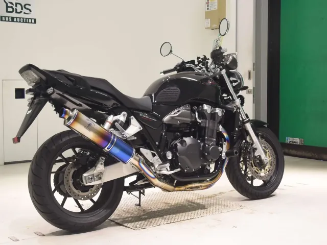 Honda CB1300 2025, чёрный, фото 5
