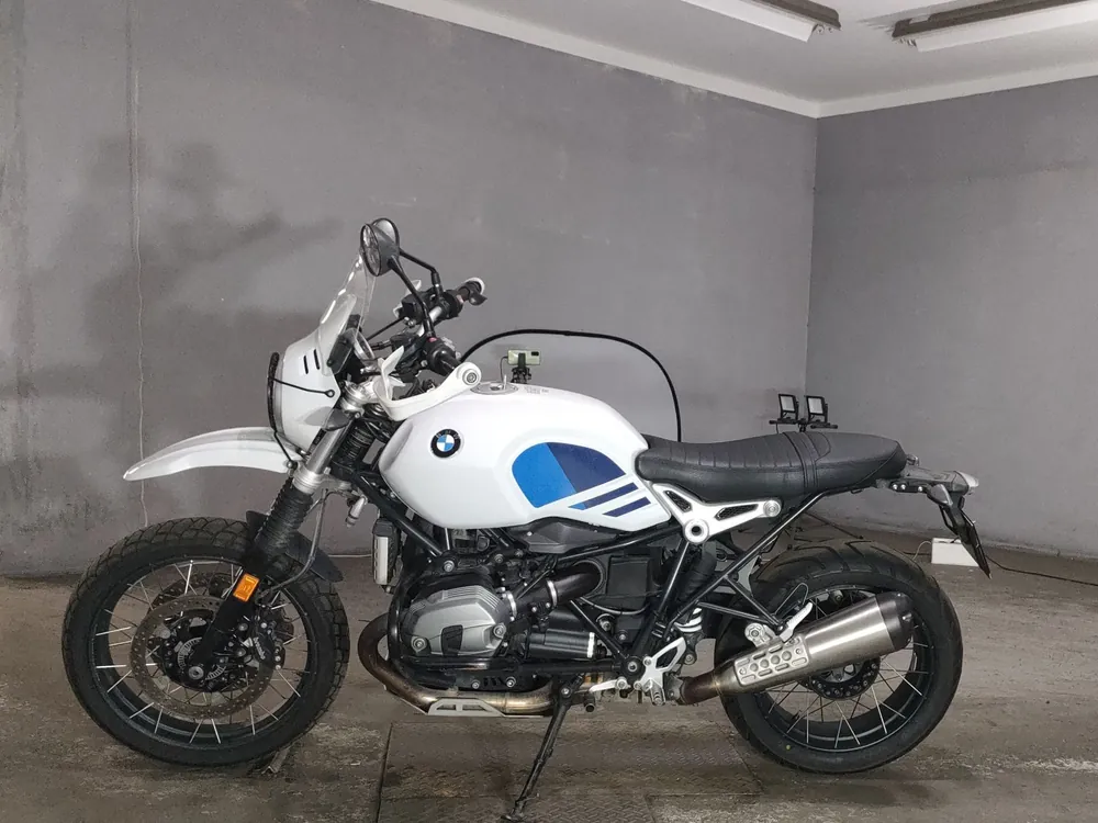 BMW R nineT urban G/S 2017, white / blue, фото 2