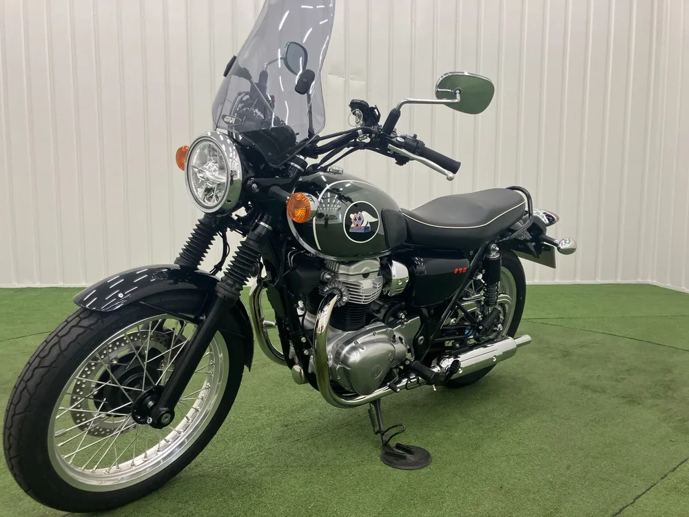 Kawasaki W800-2 2022, чёрный, серебристый, фото 3