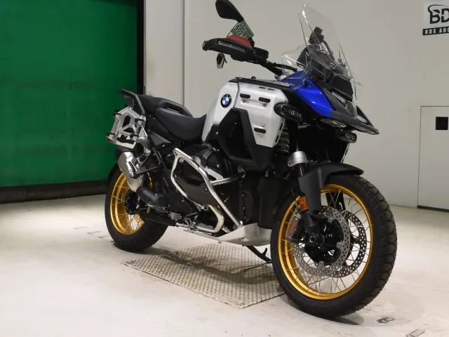BMW R1300Gs Adv Asa 2026, white | red | blue, фото 3