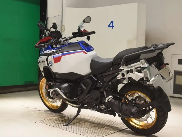 BMW R1300Gs Adv Asa 2026, white | red | blue, фото 6