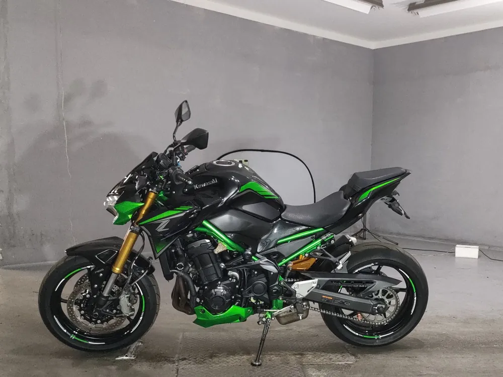 Kawasaki Z900-2 2022, gray / green, фото 2