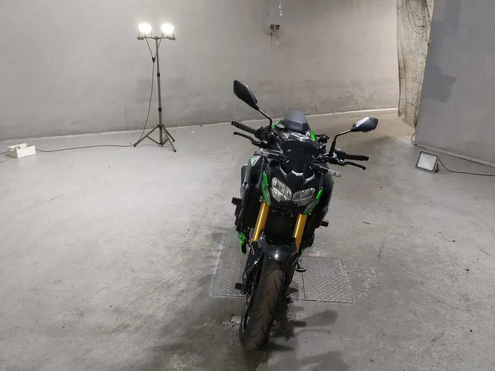 Kawasaki Z900-2 2022, gray / green, фото 3
