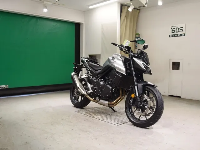 Honda CB750 Hornet, белый, фото 3