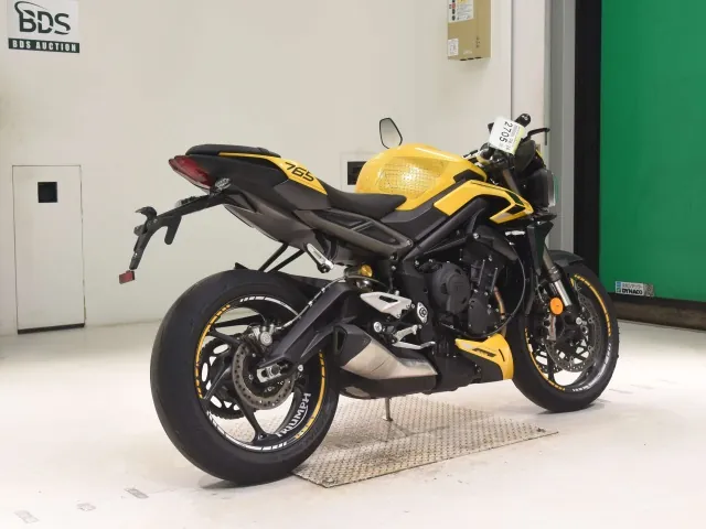 Triumph Street Triple RS 2023, жёлтый, фото 5