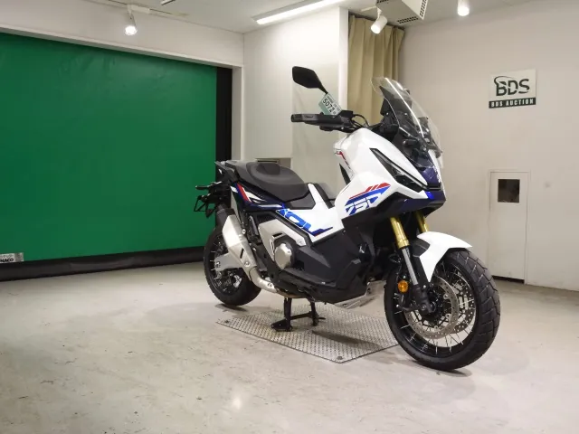 Honda X-ADV750 2026, white | navy blue, фото 3
