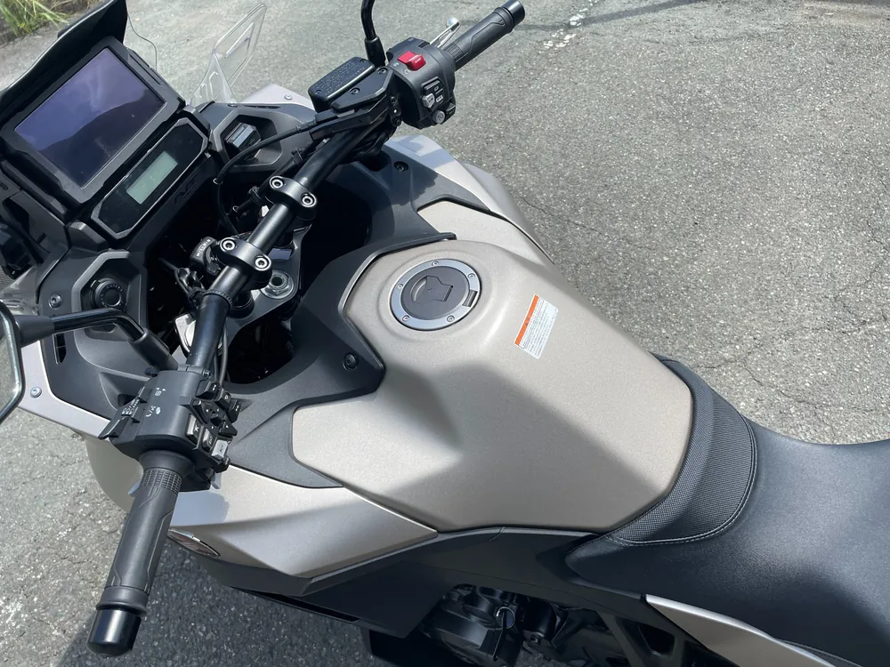 Honda NT1100 2025, золотистый, фото 12