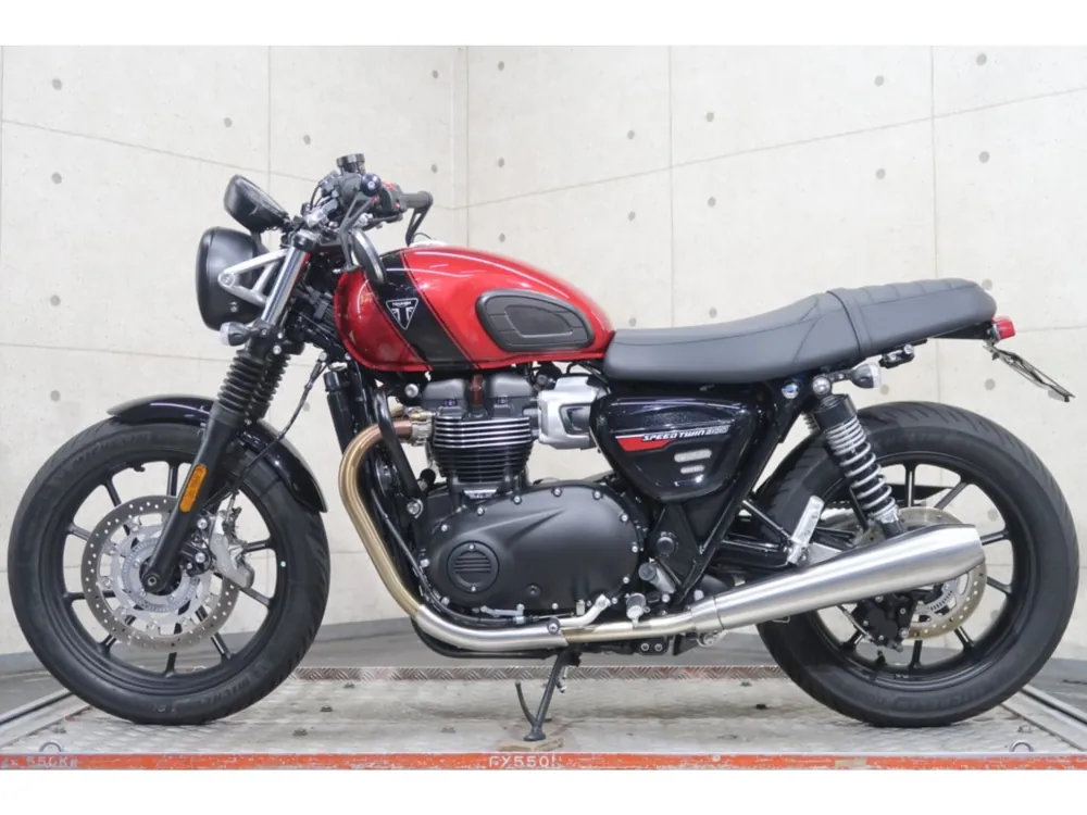 Triumph Street Twin 2024, red/ black, фото 2