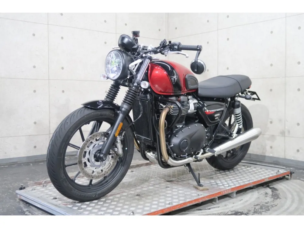 Triumph Street Twin 2024, red/ black, фото 3