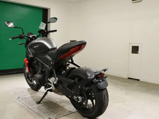 Triumph Trident 660 2025, gunmetal, фото 6