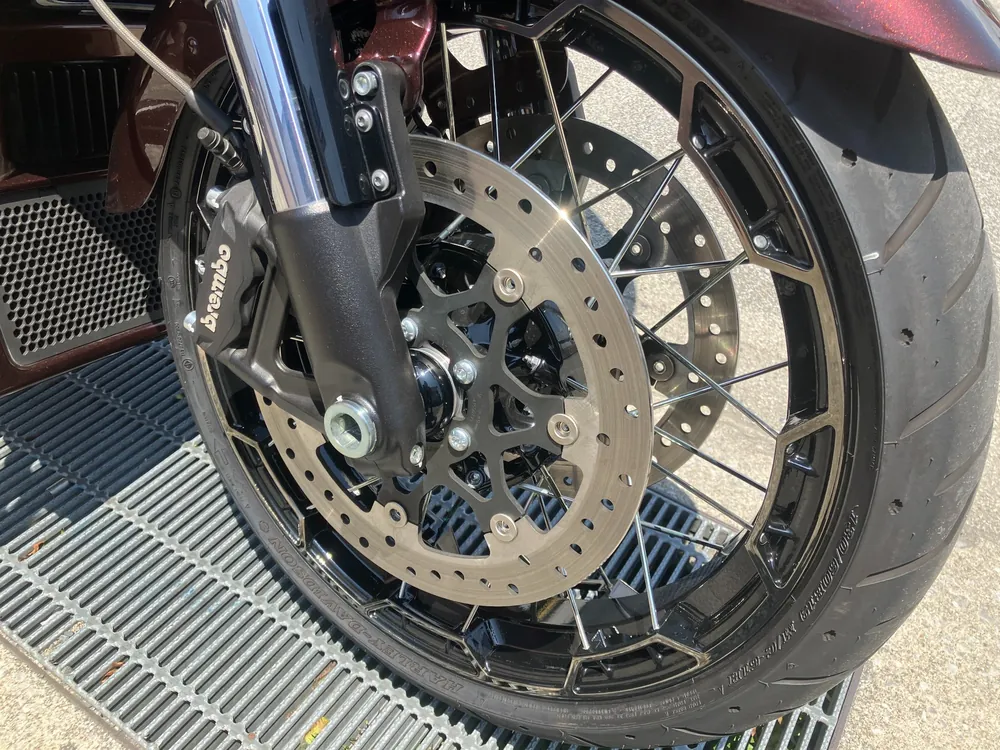 Harley-Davidson FLTRXSE1800CVO 2024, dark red wine, фото 11