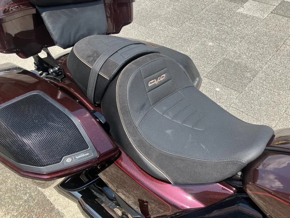 Harley-Davidson FLTRXSE1800CVO 2024, dark red wine, фото 16