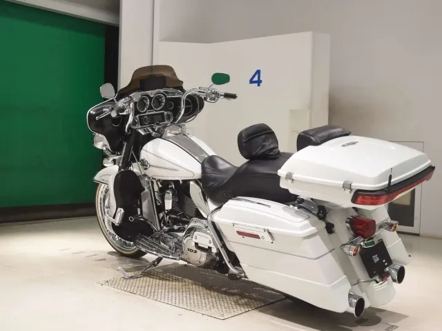 Harley-Davidson FLHTCU1690 2011, белый, фото 6