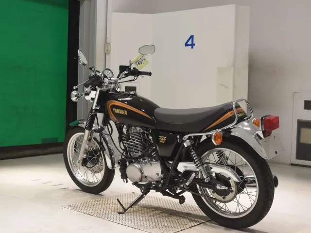 Yamaha SR400 Final Edition Limited 2022, black | gold, фото 6
