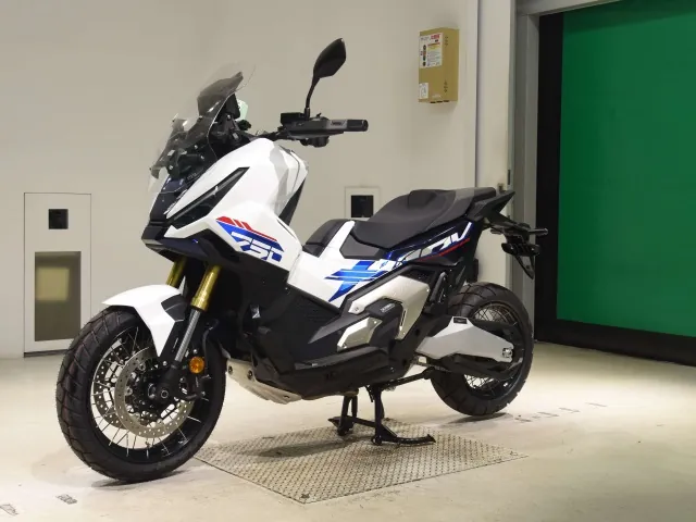 Honda X-ADV750 2026, white | red | blue, фото 4