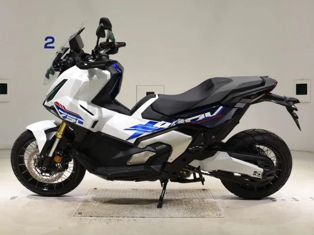 Honda X-ADV750, white | red | blue, фото 2