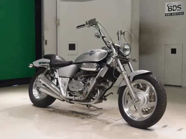Honda V-Twin Magna 250, серебристый, фото 3